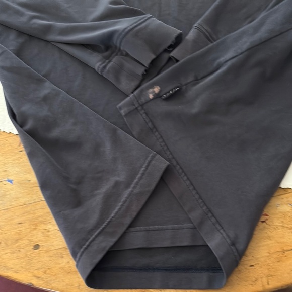 Carhartt Black Long Sleeve Tee for Everyday Comfort - Picture 4 of 4